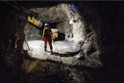  ?? TYLER ANDERSON/NATIONAL POST, ?? A Fraser Institute survey ranks Ontario the 20th most attractive target for mining investment, down from seventh, Above, Porcupine Gold Mines in Timmins, Ont., now in its 107th year of continuous operations.