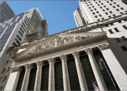  ?? MARK LENNIHAN — THE ASSOCIATED PRESS FILE ?? This is the New York Stock Exchange. Friday’s market rally suggests the possibilit­y of a federal government shutdown this weekend wasn’t worrying traders