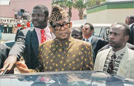  ?? Peter Andrews Associated Press ?? MOBUTU SESE SEKO of the Democratic Republic of Congo, which he renamed Zaire, was believed to have embezzled millions of dollars.