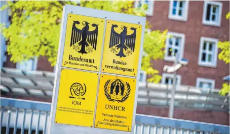  ?? FOTO: DPA ?? Über den richtigen Weg zur Aufklärung der Affäre im Bundesamt für Migration und Flüchtling­e wird heftig debattiert.