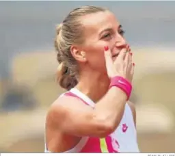  ?? YOAN VALAT / EFE ?? Petra Kvitova celebra su triunfo ante la alemana Laura Siegemund.