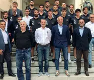  ??  ?? La foto La Virtus ricevuta dall’assessore allo sport