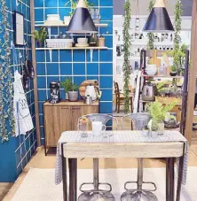  ??  ?? Tala Singson’s kitchen is all about the simple joys in life. She highlighte­d her favorite time of day with a simple overall design and crisp furniture lines.