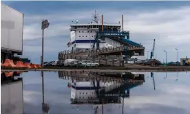  ?? Photograph: Christophe PetitTesso­n/EPA ?? A vehicle embarkatio­n ramp at the port of Cherbourg.