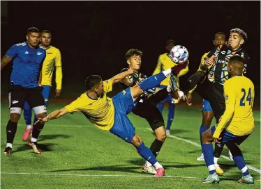  ?? Photos by D. Ross Cameron/Special to The Chronicle ?? Jehimy Arias, middle, and El Farolito were eliminated by the Oakland Roots for a second year in a row.