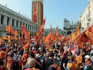  ??  ?? In piazza Gli indipenden­tisti si battono da anni per il riconoscim­ento della lingua e cultura veneta