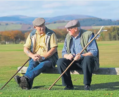  ?? Picture: Dougie Nicolson. ?? Allan Thomson, left, and Bob Wallace of Kirrie The Fit?