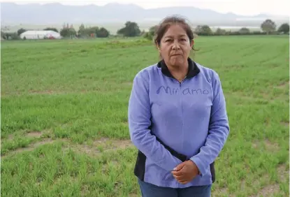  ?? LESLIE CRUZ ?? María Pérez, agricultor­a del municipio y beneficiar­ia del programa.