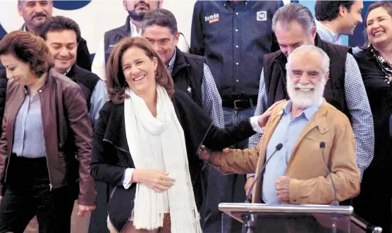  ?? JAVIER GARCÍA ?? La ex primera dama y Diego Fernández de Cevallos durante la asunción de Josefina Vázquez Mota como candidata al gobierno del Edomex.