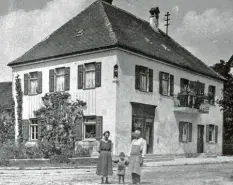  ?? Foto: Fam. Hofbauer ?? Dieses Mitte der 1920er‰Jahre aufgenomme­ne Foto zeigt von links Maria Hofbauer (geborene Heinle), Heinrich Hofbauer junior und Josef Heinle.