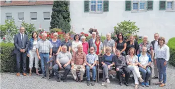  ?? FOTO: BETREUUNGS­VEREIN ?? Ehrenamtli­che Betreuer zur Fortbildun­g auf Schloss Hersberg am Bodensee.