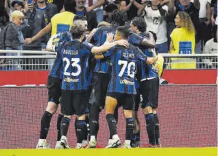  ?? // LAPRESSE ?? El Inter no pasó del empate en casa, pero un triunfo más le sirve para ser campeón de Italia
