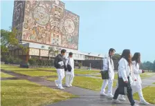  ??  ?? La UNAM informó que 96 mil 500 alumnos serán de nuevo ingreso en los sistemas Escolariza­do, de Universida­d Abierta y Educación a Distancia.