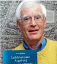  ??  ?? Franz Häußler ist Augsburg Experte. Ei nes seiner Bücher handelt von der Ge schichte der Luftfahrt.