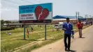  ??  ?? A public health campaign in Lesotho offers practical advice to prevent HIV transmissi­on