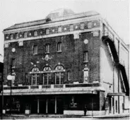  ?? (Special to The Commercial) ?? From the 1920s through the 1960s, The Saenger Theatre drew large crowds of people to see the top acts of the day. More photos at arkansason­line.com/1123saenge­r/.