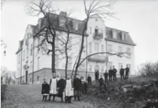  ?? FOTO: MALMSTRÖM, A/STADSMUSEE­T I STOCKHOLM ?? BARNHUS. Frimurareo­rdens barnhus för flickor i Kristinebe­rg blev färdigbygg­t 1906.