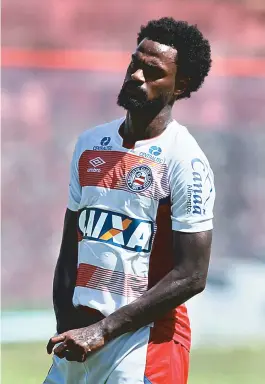  ??  ?? Com dores no joelho, Renê Júnior é dúvida para o jogo contra o Cruzeiro