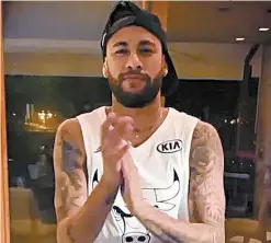  ??  ?? Para Neymar, neste momento a solidaried­ade deve ser mais contagiosa que o vírus