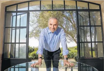  ?? Mark Boster Los Angeles Times ?? EDWARD O. THORP at his Newport Beach home. His credential­s include mathematic­ian, author of the first book to codify blackjack card counting, investor and founder of what may have been the first hedge fund.