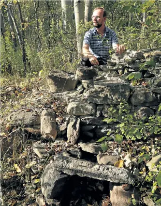  ?? CLIFFORD SKARSTEDT/EXAMINER ?? Dylan Radcliffe gives a tour of Harper Park, a 148-acre natural park in the south end of the city, near The Parkway and Highway 7/115, on Tuesday. City councillor­s want to seek competitiv­e bids from firms interested in developing a plan for the future...