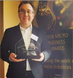  ??  ?? Dave Thomas from Dt Media Ireland with the ‘Best Reinventio­n’ award from the Micro Business Awards.
