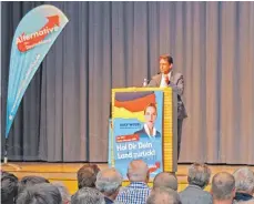  ?? FOTO: ANDREAS SPENGLER ?? AfD-Landesspre­cher Ralf Özkara sprach auf dem Podium.