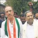  ?? HT ?? Congress leader Ghulam Nabi Azad and outgoing Karnataka CM Siddaramai­ah on Friday