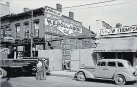  ?? THE STANDARD COLLECTION ST. CATHARINES MUSEUM ?? In this photo from September 1945, the White Star Café had been torn down revealing a big open space to make way for new developmen­t.