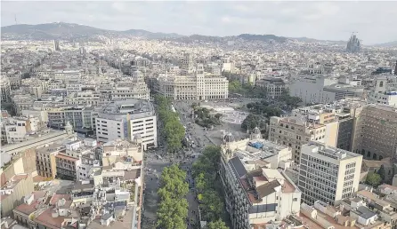  ?? AJUNTAMENT DE BARCELONA ?? Una vista aérea de Barcelona, que muestra la plaza de Catalunya, La Rambla o la Sagrada Família.