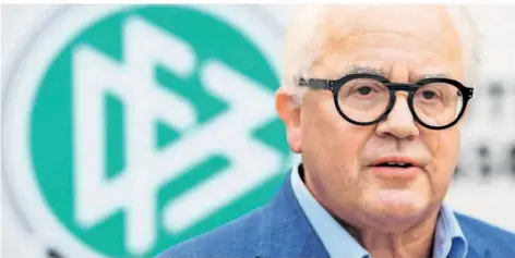  ?? FOTO: DEDERT/DPA ?? Fritz Keller, der Präsident des Deutschen Fußball-Bundes, steht nach einem Nazi-Vergleich massiv unter Druck.