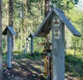  ??  ?? Il memoriale Karelia, al confine con la Finlandia: memoriale di fosse comuni