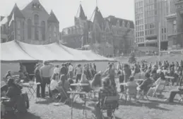  ?? MCGILL UNIVERSITY ARCHIVES ?? Students at McGill University in the 1970s. Mulcair started law school there in 1973.