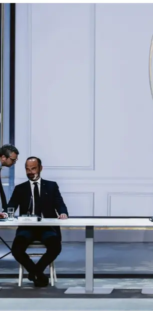  ??  ?? Le Premier ministre, Edouard Philippe, le président de la République,