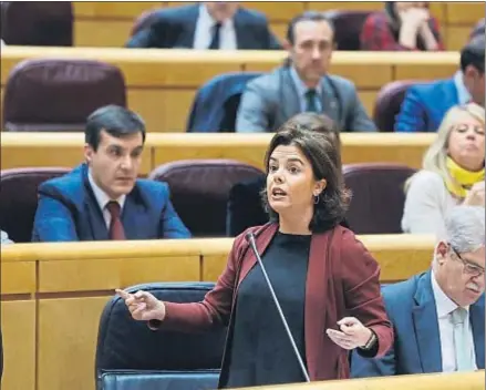  ?? KIKO HUESCA / EFE ?? La vicepresid­enta del Gobierno, Soraya Sáenz de Santamaría, ayer en el Senado
