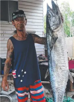  ??  ?? DECENT CATCH: Edmonton’s Jason Dodd caught this 28kg spanish mackerel on a floating pilchard south of Flora Reef.