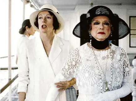  ?? Fotos Divulgação ?? Maggie Smith e Bette Davis no filme de 1978 baseado no livro ‘Morte no Nilo’, de Agatha Christie