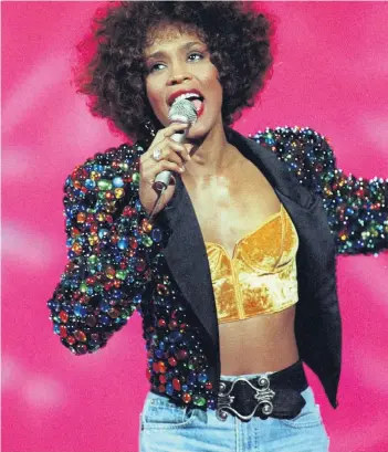  ?? FOTO: DPA ?? Whitney Houston 1990 bei einem Auftritt im amerikanis­chen Fernsehen.