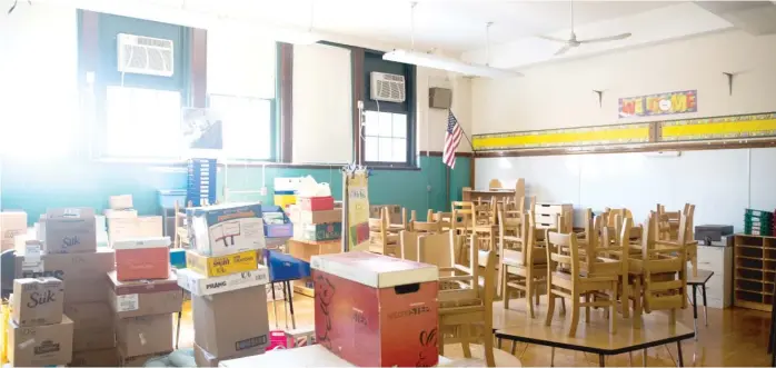  ?? PAT NABONG/SUN-TIMES ?? An empty classroom at Peter A. Reinberg Elementary School.