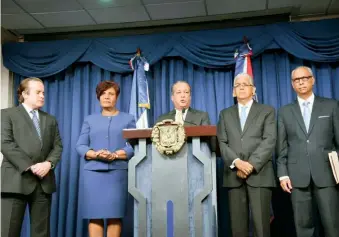  ?? MARTÍN CASTRO ?? José Ignacio Paliza, Josefa Castillo, Reinaldo Pared Pérez, Frank Soto y Flavio Darío Espinal.