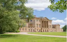  ?? Picture: James Dobson ?? PICNIC PLACE: Basildon Park welcomes visitors for al fresco dining this summer