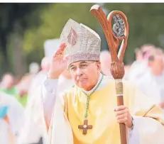  ?? FOTO: ROLF VENNENBERG/DPA Peter Barfeld Düsseldorf ?? Bischof Felix Genn will für die Entschädig­ungen für Betroffene sexualisie­rter Gewalt keine Kirchenste­uermittel verwenden.