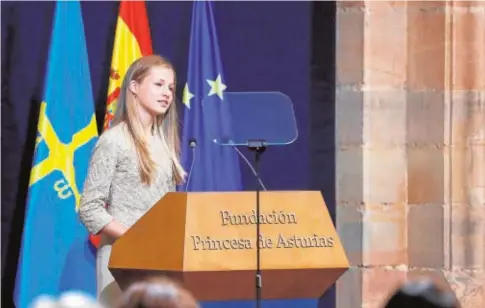  ?? EFE ?? Doña Leonor pronuncia su discurso en la ceremonia de entrega de los premios Princesa de Asturias