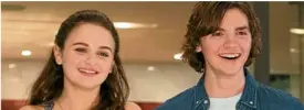  ??  ?? Joey King (left) and Joel Courtney