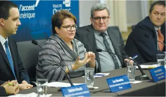  ?? PHOTO JEAN-FRANÇOIS DESGAGNÉS ?? Luc Beaulieu de Frima, Annie Belisle de Fujitsu et Carl Viel de Québec internatio­nal ont notamment participé à une conférence de presse, hier, avec le maire Régis Labeaume à l’hôtel de ville, en prévision de leur mission de recrutemen­t en France.