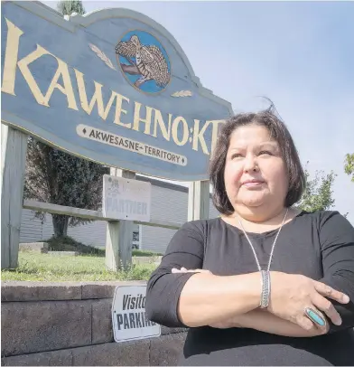  ?? RYAN REMIORZ / THE CANADIAN PRESS ?? Akwesasne prosecutor Bonnie Cole stands in front of Canada’s first independen­t indigenous court.
