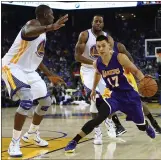  ?? ANDA CHU — BANG, FILE ?? Jeremy
Lin (17), competing above against the Warriors in November 2014, is working on a deal to be added to Golden State’s G League team in Santa Cruz, a source told the Bay Area News Group’s Wes Goldberg.