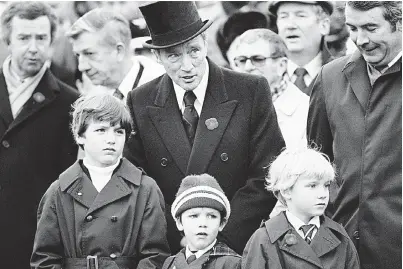  ?? NATIONAL ARCHIVES OF CANADA ?? Former prime minister Pierre Trudeau with sons Justin, left, Michel and Sacha in 1981.