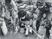  ?? AFP ?? Colombia, 1985. Omayra Sánchez (12 años), atrapada tras la erupción del volcán Nevado del Ruiz. No sobrevivió