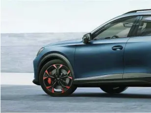  ??  ?? El Cupra Formentor es un crossover muy deportivo que cuenta con una versión híbrida enchufable y variantes con tracción total